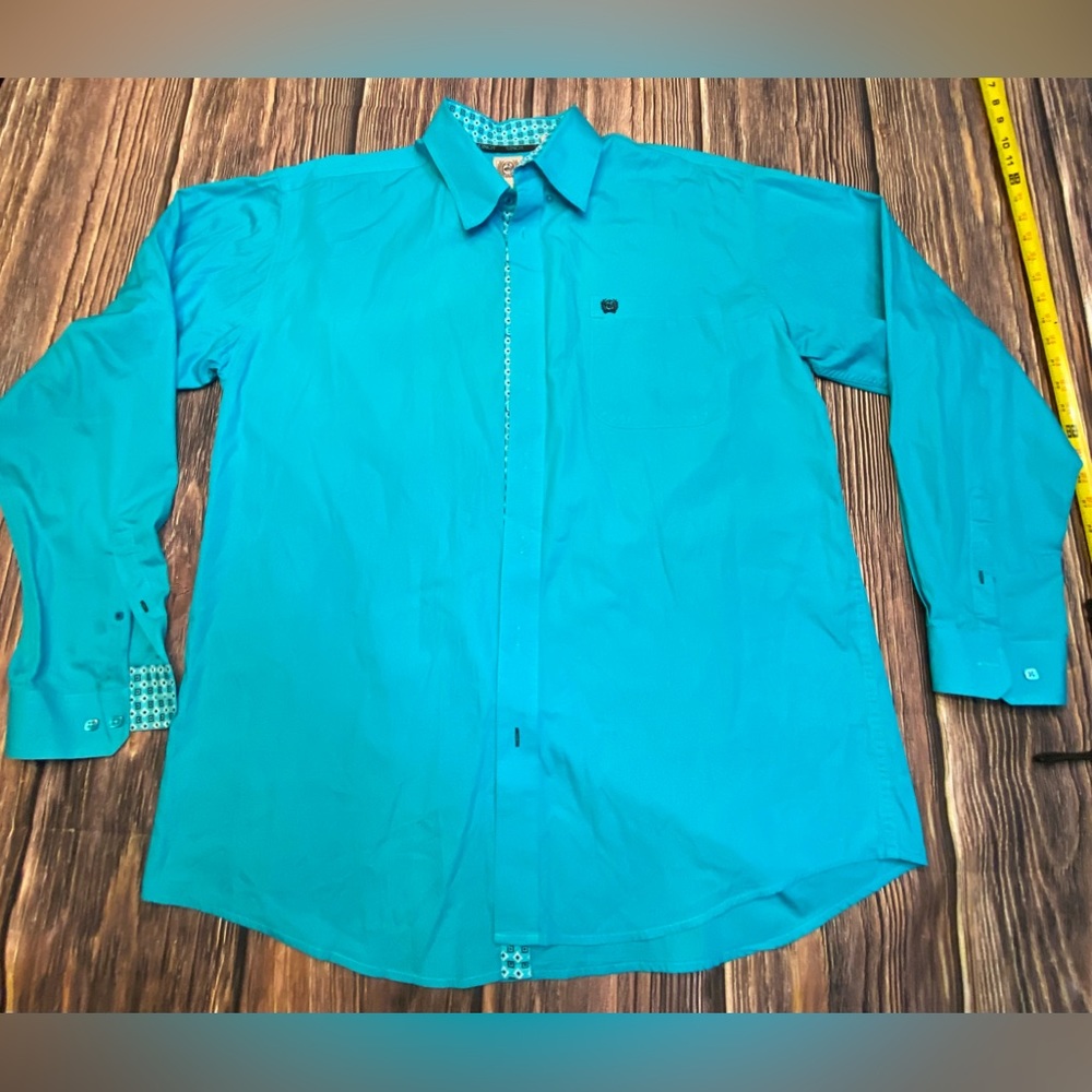 Mens Cinch Turquoise Blue Button Up. Size Large. Gorgeous Shirt. No flaws.